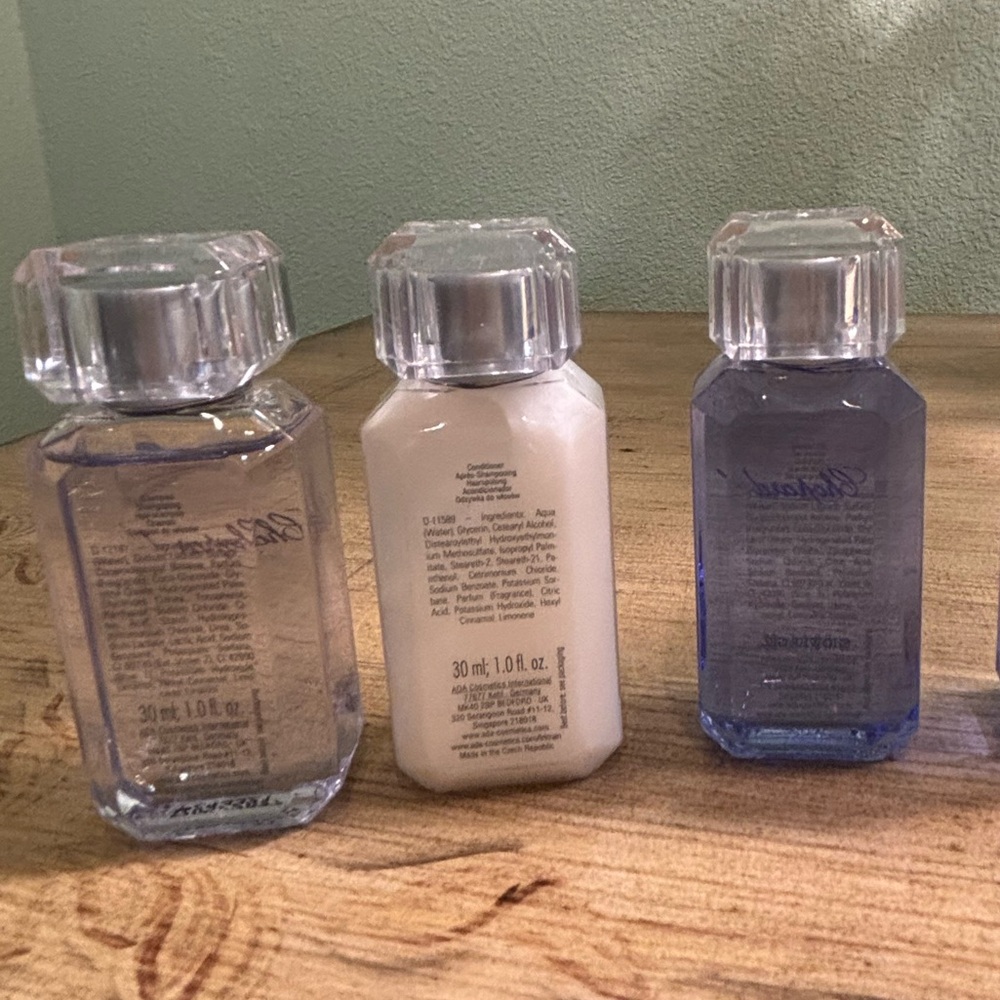 Chopard Blue and White 1 Shampoo 1 Conditioner and 1Shower Gel 1.0 fl oz ea - Picture 2 of 9